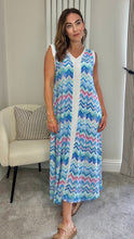 Load image into Gallery viewer, BLUE CHEVRON MAXI DRESS
