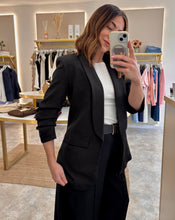 Load image into Gallery viewer, RUCHED SLEEVE BLAZER
