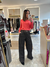 Load image into Gallery viewer, LONG LENGTH BASIC LONG SLEEVE TOP
