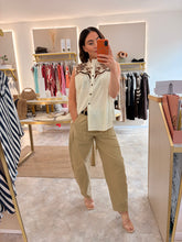 Load image into Gallery viewer, EMBROIDERED SLEEVELESS BLOUSE - beige
