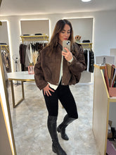 Load image into Gallery viewer, BROWN OVERSIZED SUEDETTE JACKET
